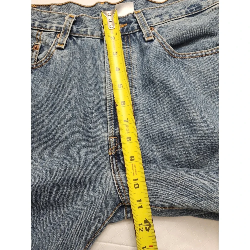 Levis 501 Jeans Mens 32x32 Blue Medium Wash Straight Leg Button Fly Denim Pants